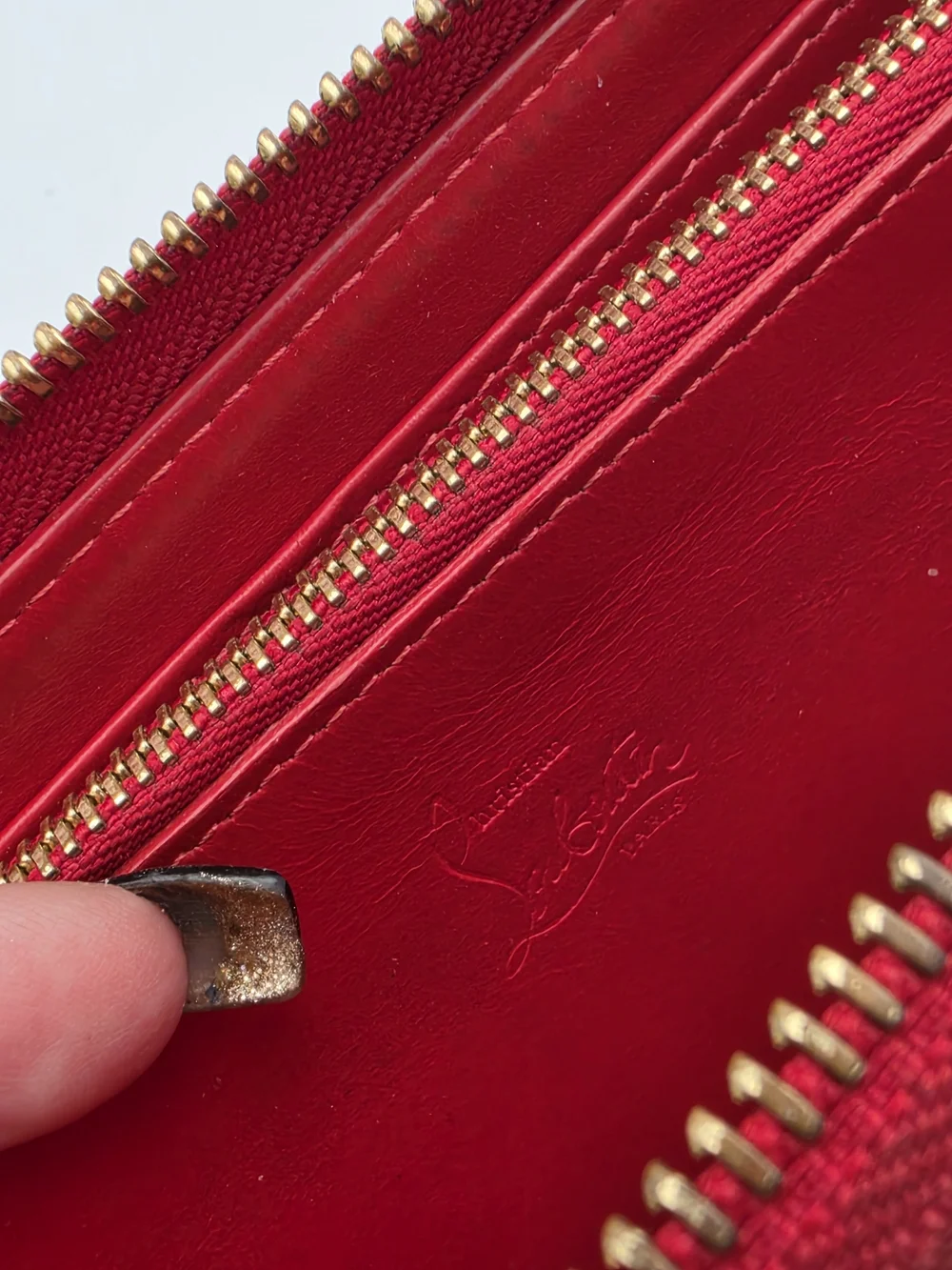 Christian Louboutin Red/Tan Panettone Wallet Featuring The Kraft Loubi COA(EUC)✨